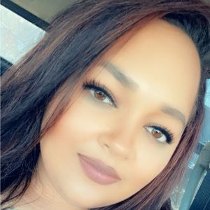 Meet your Posher, Taya